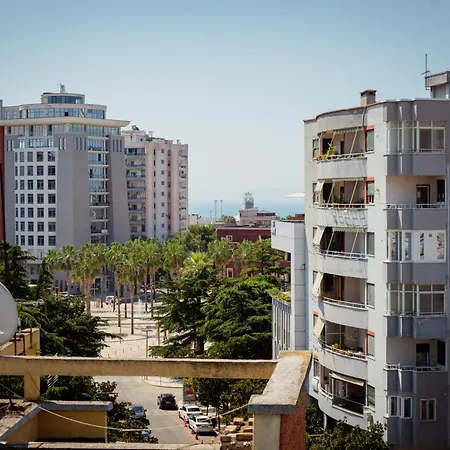 Rooftop With Garden And Jacuzzi دراس